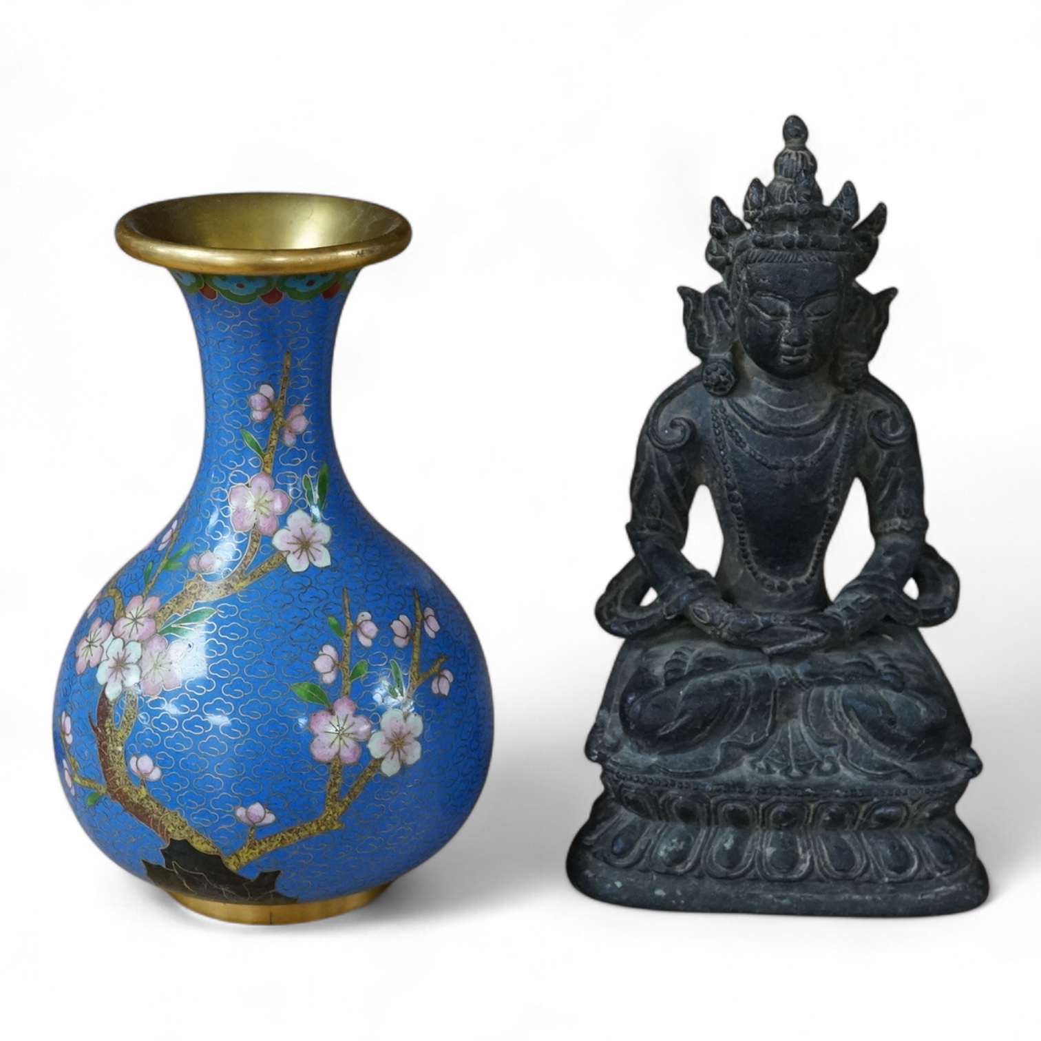 A Chinese blue cloisonné enamel vase and a Tibetan bronze of a Tara, tallest 17cm